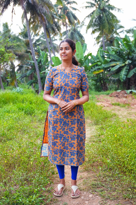 Hakoba Floral Kurti with Lining & L- Bow Sleeves